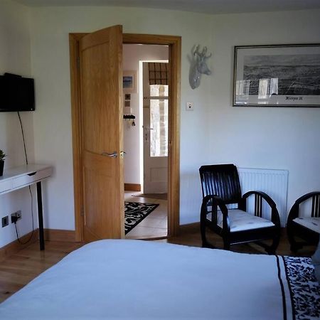 Loch Lomond Unique Selfcontained Bed+Bathroom Alexandria Exterior photo